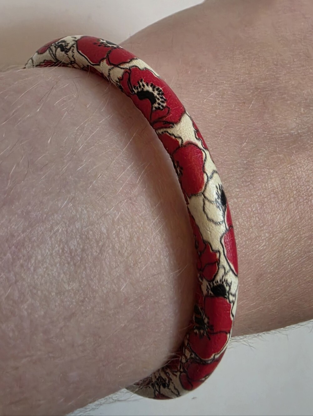 Brighton Red and Cream Poppy Floral Leather magnet Bracelet